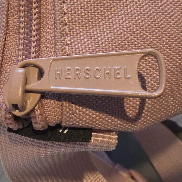 HERSCHEL SUPPLY CO NWOT Mauve Belt Bag - Picture 7 of 12